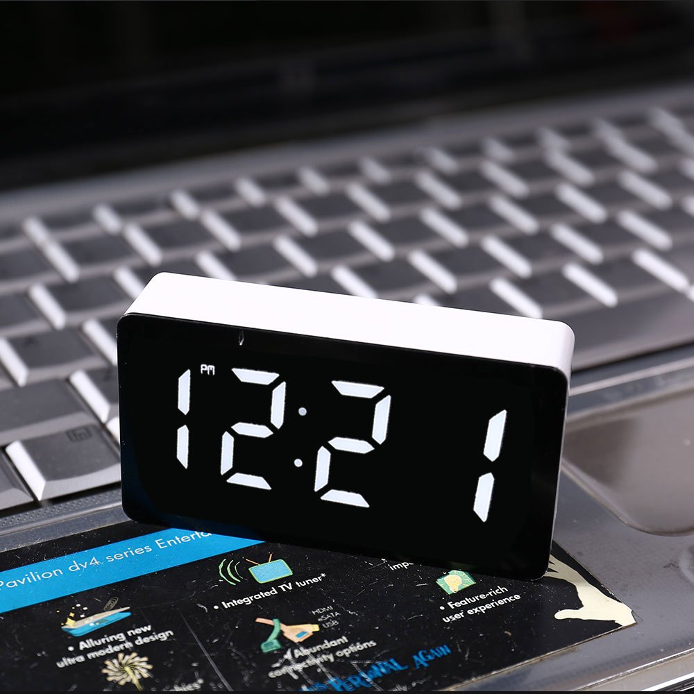 LED elektronische Uhr Spiegel  – Smartwatch Faces Bewertung und Preis